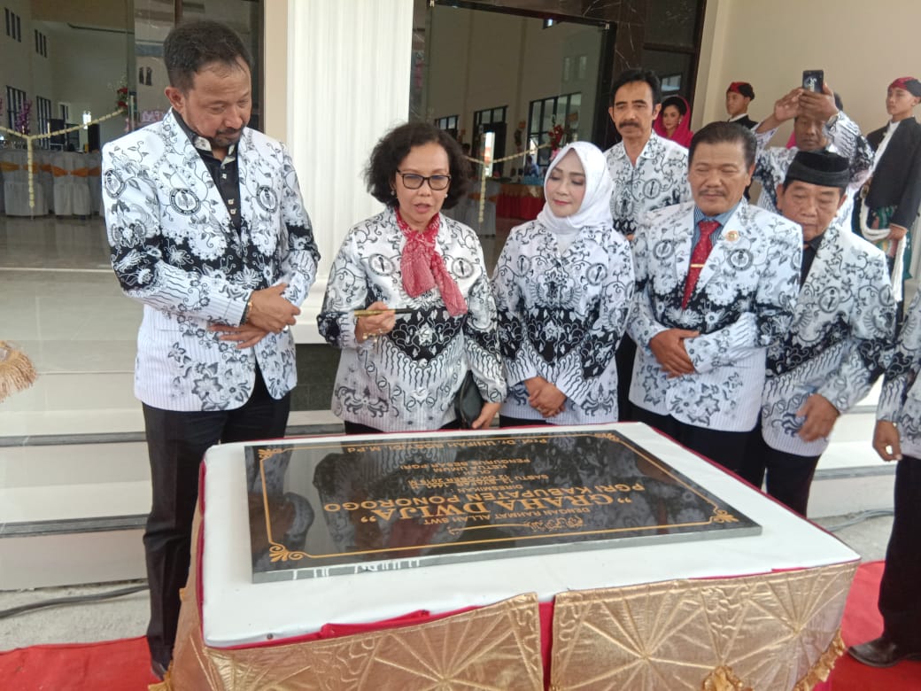 PGRI Ponorogo Memiliki Gedung Guru “Graha Dwija”