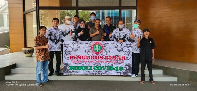 Pengurus Besar PGRI Salurkan Bantuan di masa Pandemi Covid-19