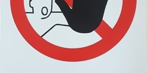 Yang-tidak-berkepentingan-dilarang-masuk_PGRI